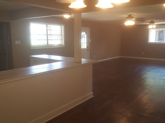 4th image of 912 Hansel Dr
