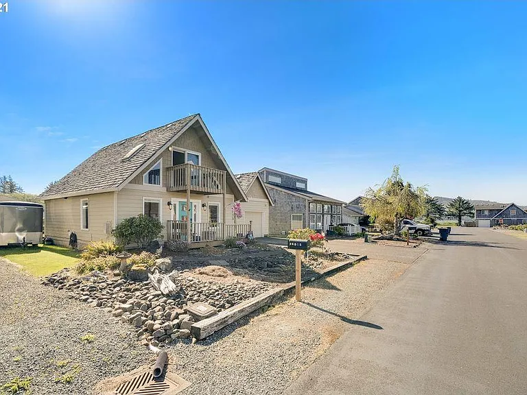 34015 Mallard Ave — Photo 2