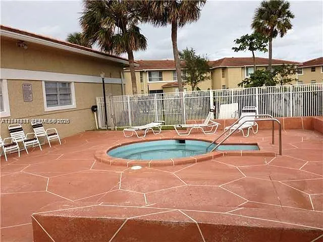10116 Twin Lakes Dr #11-C — Photo 17