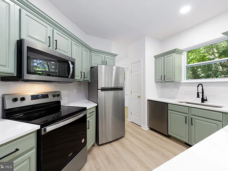 2032 S Langley St — Photo 6