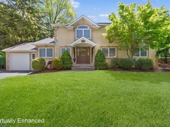 124 Crain Rd, Paramus Boro, NJ 07652
