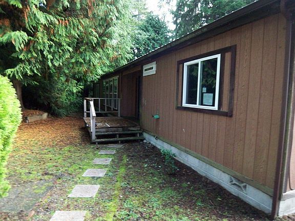 2nd image of 22481 Sunridge Way NE