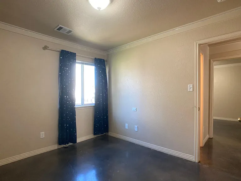 2nd bedroom, opposite view