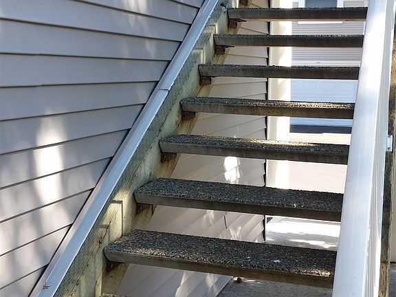 3rd image of 1656 Kennedy Pl #4F