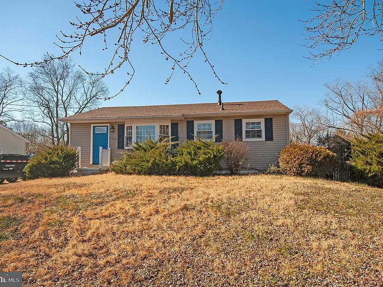 214 N Bradford St — Photo 1