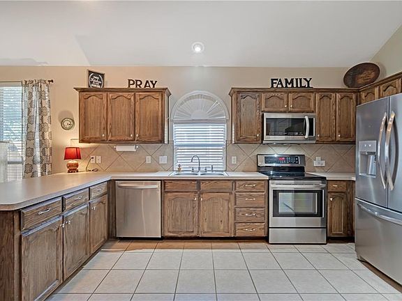 4th image of 2641 Chadwick Dr
