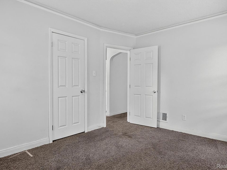 11641 Glastonbury Ave, photo 15