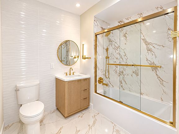 5th image of 17-19 Wickham St #304