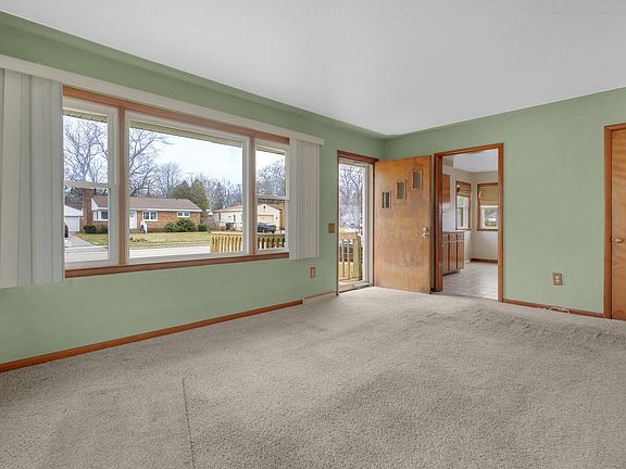 5th image of 2074 W Norton Ave
