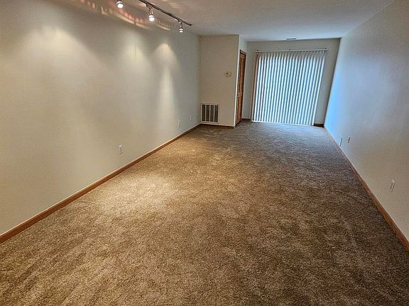 3rd image of 30298 Wedgewood Cir