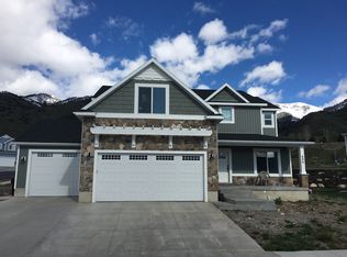 686 Cove St, Providence, UT 84332