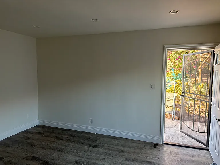 221 S Marguerita Ave #A — Photo 3