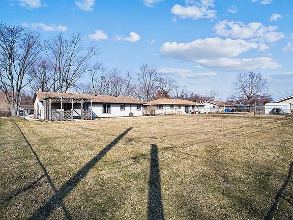 Maintenance free vinyl siding plus a minimalist landscaping plan keeps your weekend's free to enjoy 