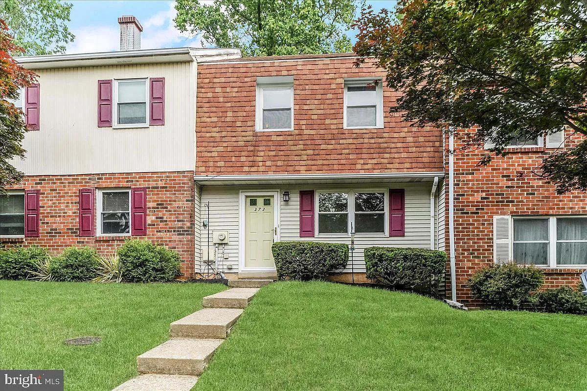 4 bed, 1.5 bath, 1536 sqft, $2,750 — Photo 1