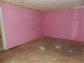5th image of 5990 Valley Dr