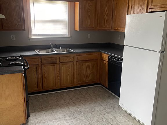 2nd image of 105 Braxton Ct #A