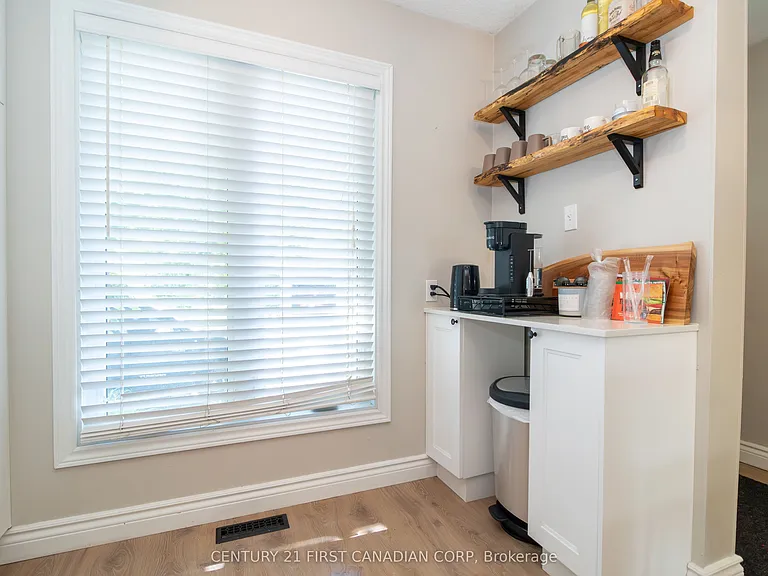 120 Centre St #101 — Photo 4