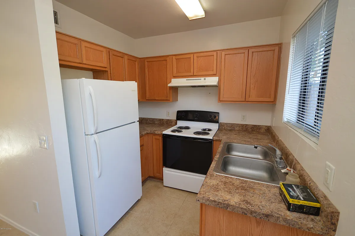 Building Photo - 4327 E Bellevue St #2105