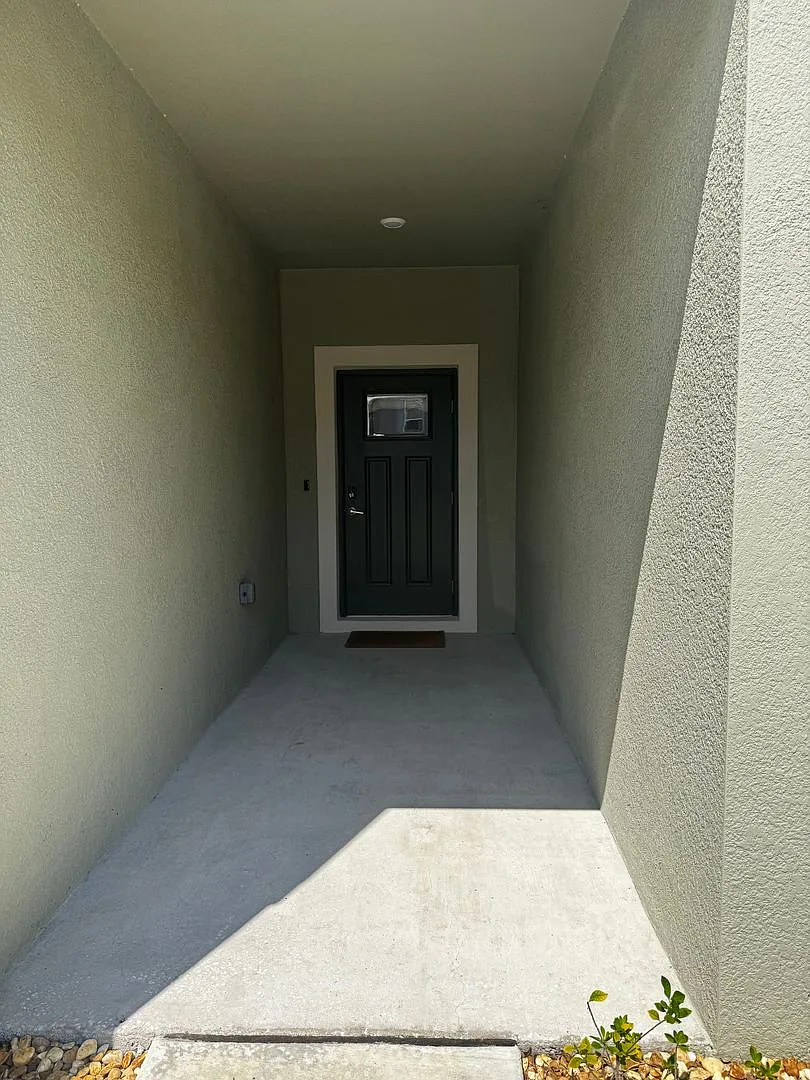 Building Photo - 32067 Spiceberry St