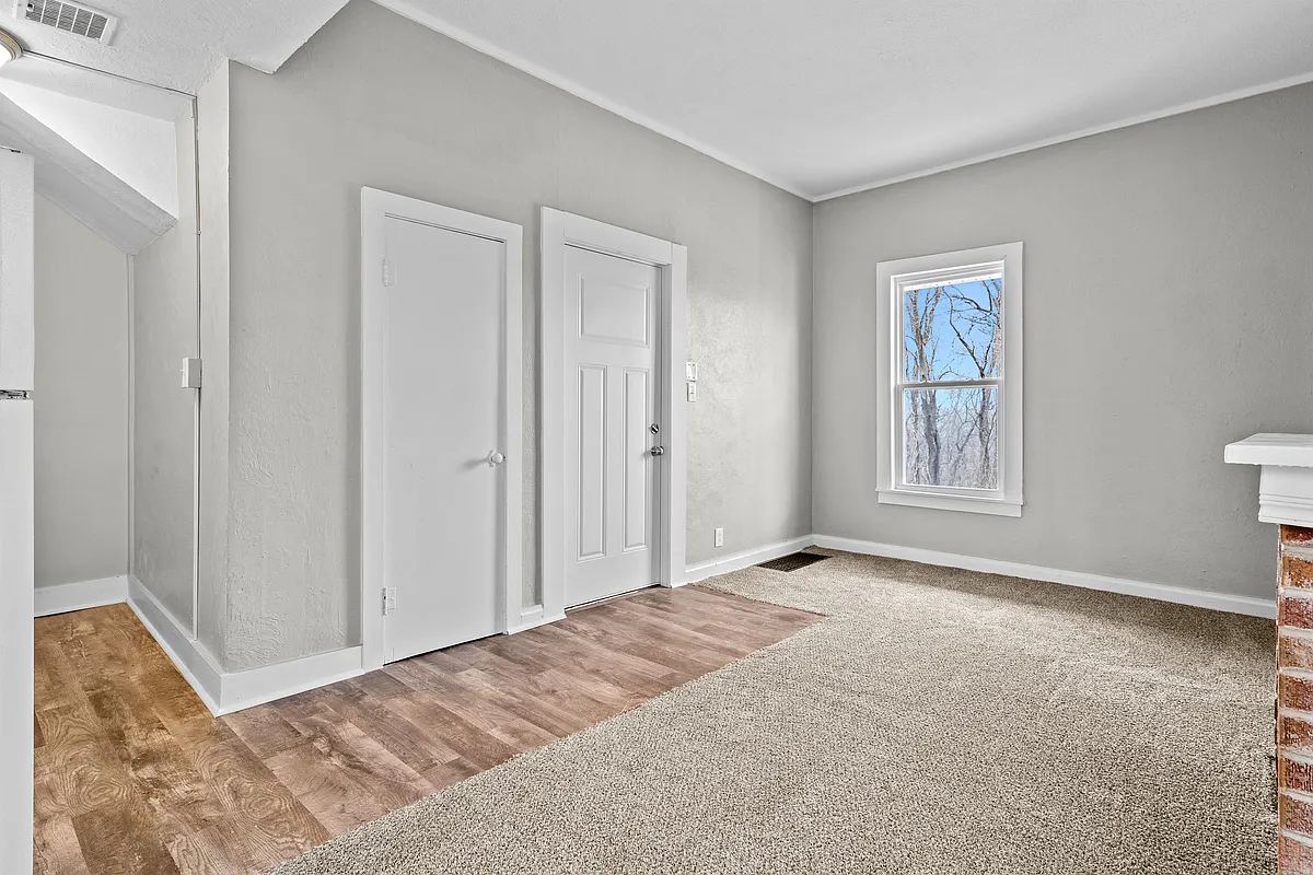 Building Photo - 802 S Esplanade St #1