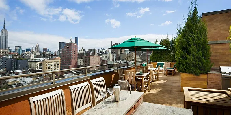 Rented by Cushman & Wakefield (Management) | media 16