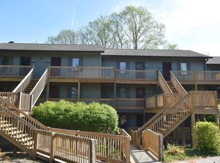 9337 S Pointe Retreat Dr, Bloomington, IN 47401