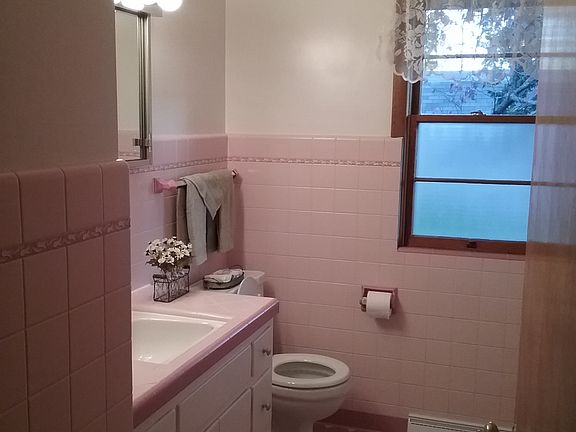 Bathroom with tub/shower combo
