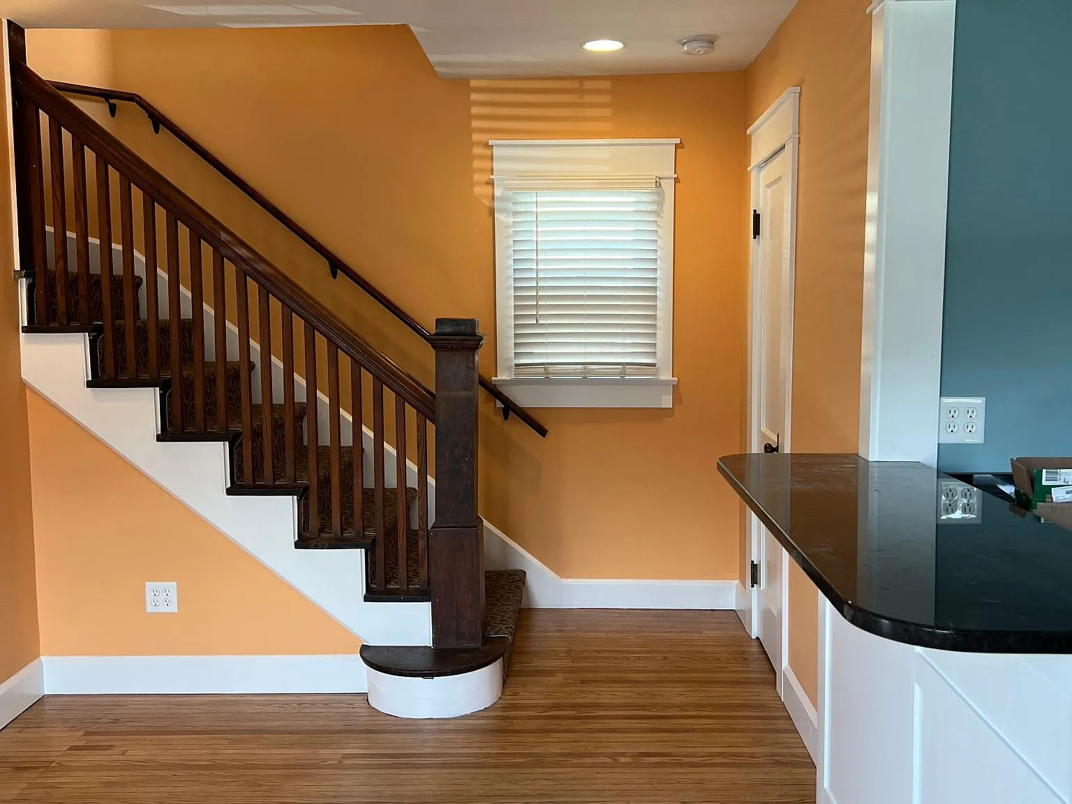 3 bed, 1.5 bath, 1500 sqft, $2,850 — Photo 2