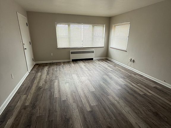 2nd image of 3043 Glenmore Ave #2