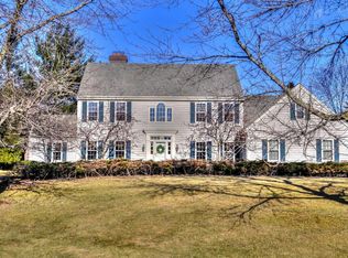10202 N Trillium Rd, Mequon, WI 53092