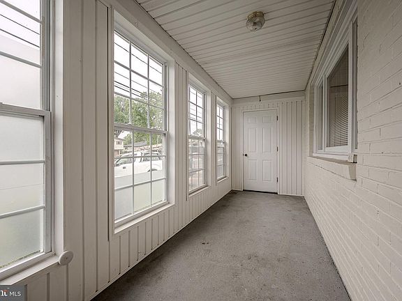 4th image of 2406 Limestone Rd