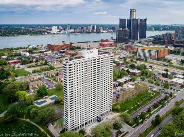 1300 E Lafayette St APT 2402, Detroit, MI 48207