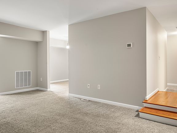 3rd image of 13 Silverwood Cir APT 12