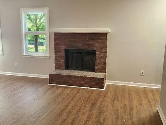 2nd image of 803 Vista Dr