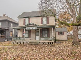 909 Broadway Ave, Mattoon, IL 61938