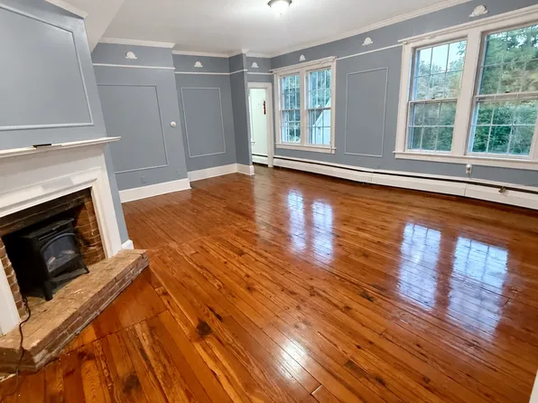 9 Lyme St #7, Old Lyme, CT 06371