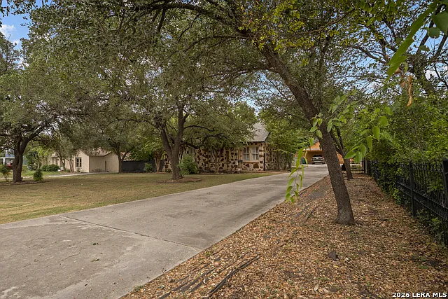 3 bed, 1.0 bath, 1656 sqft, $2,300 — Photo 3