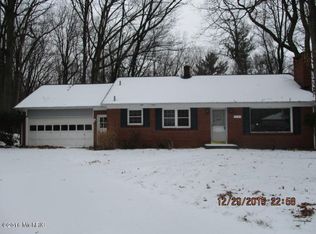 2131 Greenview Ct SW, Wyoming, MI 49519