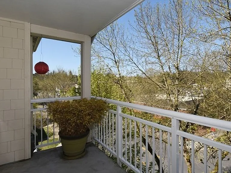 2805 NE 125th St #501 — Photo 7