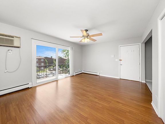 3rd image of 1313 N Baldwin Ct Unit 3B