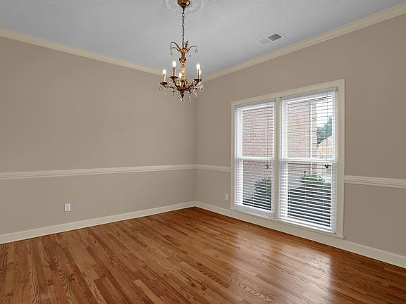 5th image of 7754 October Rose Dr