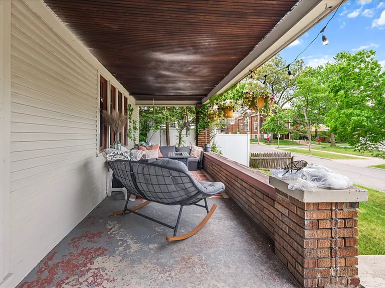 1015 Watkins St SE — Photo 3