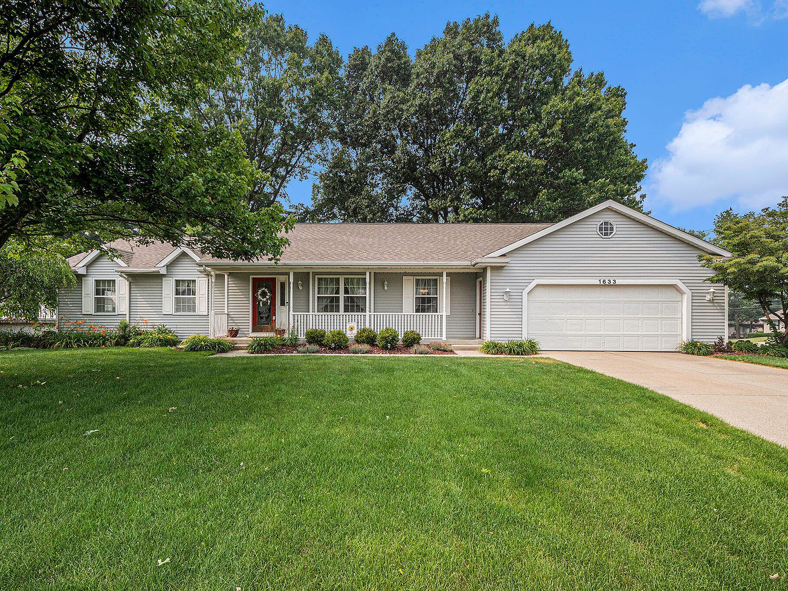 1633 Oakvale Dr SW, Wyoming, MI 49519 Zillow