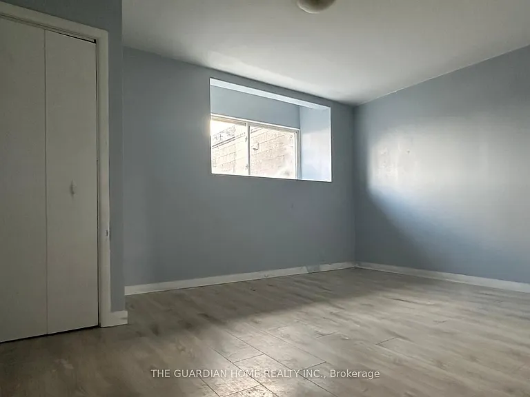1525 Barton St E #2 — Photo 3