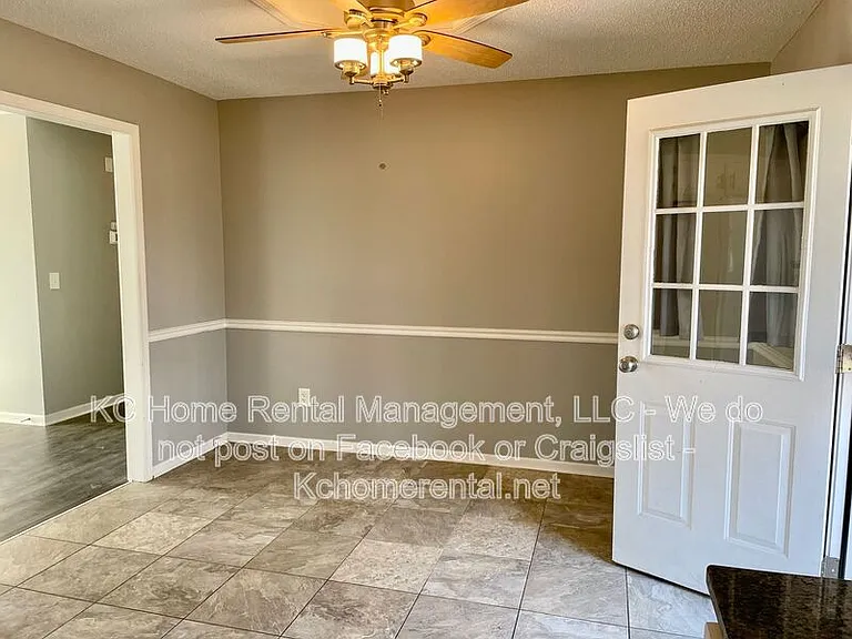10606 N Oak Trafficway — Photo 10