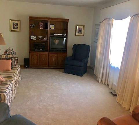 2nd image of 508 Lakeside Dr