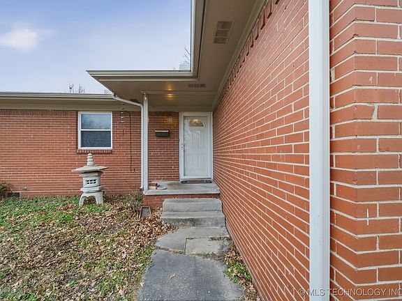 4th image of 11460 E 4th Pl N