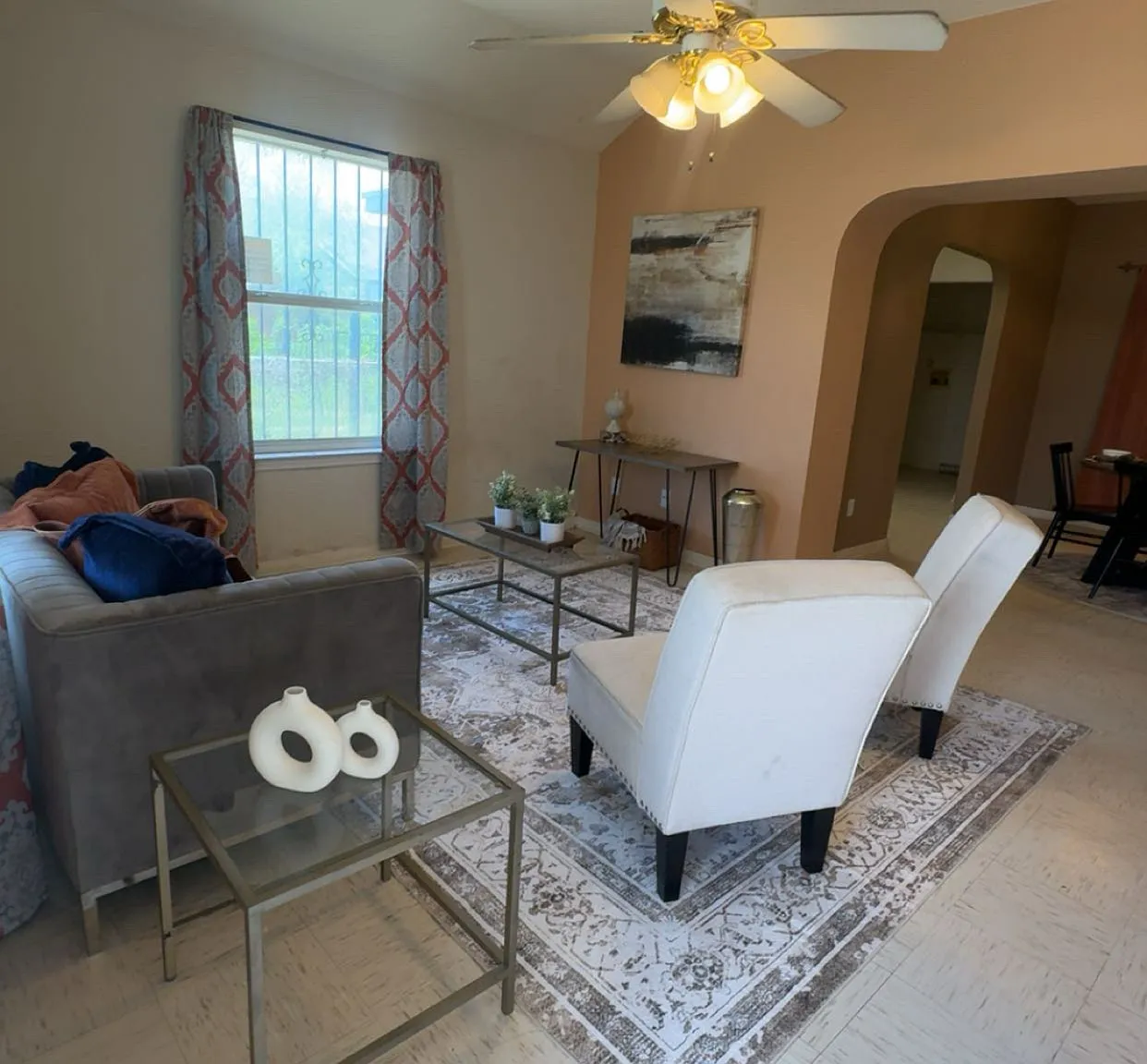 2 bed, 840 sqft, $1,350 — Photo 3