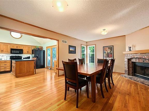 5th image of 4508 NE Jamestown Dr