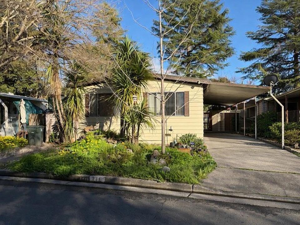 1st image of 811 Corte Azul